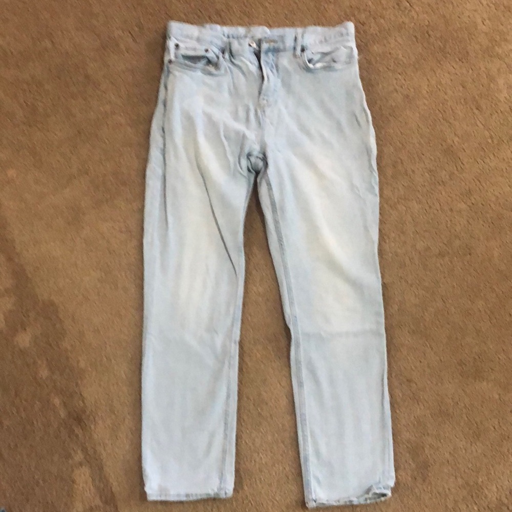 Old navy light colored blue jeans 36 x 32